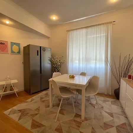 Burgaes Ii Apartment